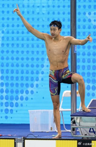 潘展乐亚运100自遇强敌：村佐达也金煐汎双线冲击